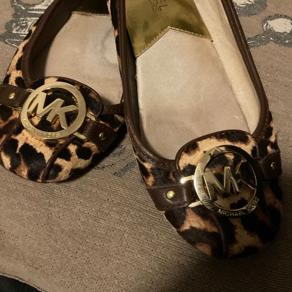 MK Michael Kors Leopard Ballet Flats - Picture 2 of 6